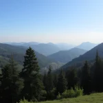 Vista panorámica de montañas y bosques en Araba