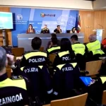 Rueda de prensa con autoridades y agentes de policía en Euskadi