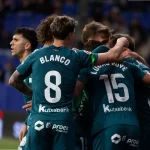Jugadores del Deportivo Alavés celebrando un gol en el campo
