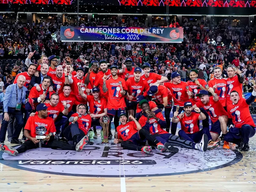Equipo de Baskonia celebra su victoria en la Copa del Rey 2026