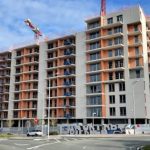 Edificio en construcción con grúas en Vitoria-Gasteiz