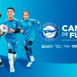 Niños jugando al fútbol en el Campus de Verano del Deportivo Alavés.