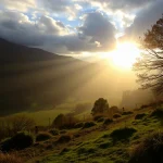 Paisaje natural en Euskadi con rayos de sol y nubes