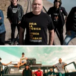 Grupo de músicos posando en un entorno al aire libre