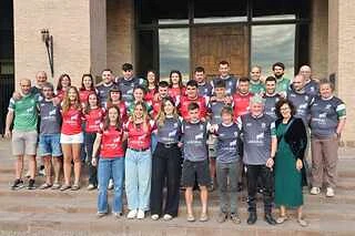 Grupo de deportistas de la selección de Euskadi de Pelota en Mendoza