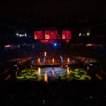 Vista del Buesa Arena lleno de aficionados durante un evento deportivo