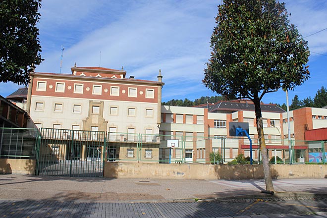 Fachada del edificio Gregorio Marañón del IES Laudio