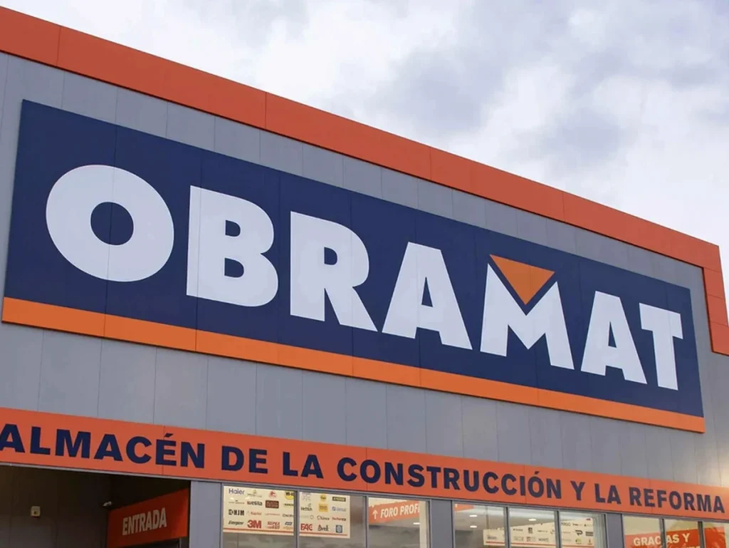 Fachada de la tienda Obramat en Sestao