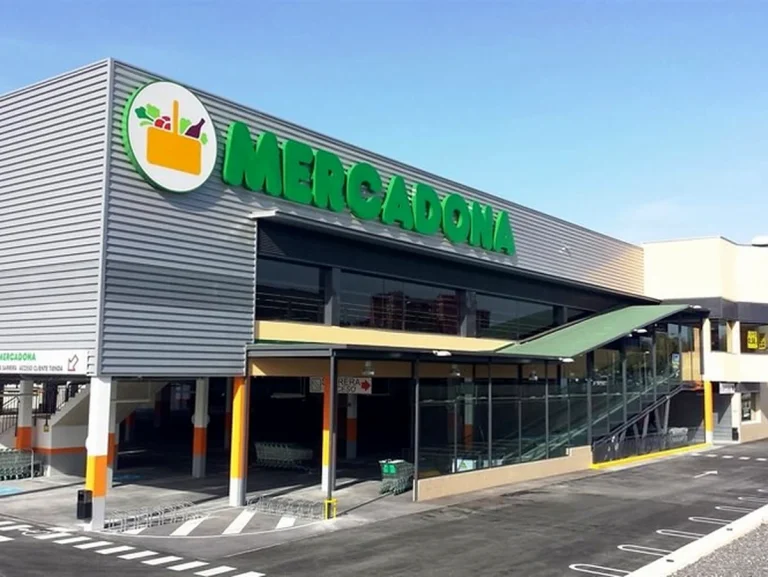 Fachada del supermercado Mercadona en Irún