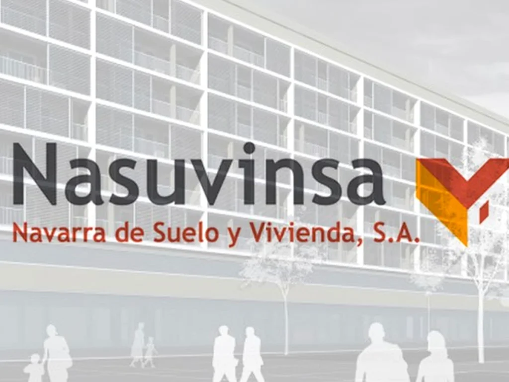 Logotipo de Nasuvinsa sobre fondo arquitectónico.