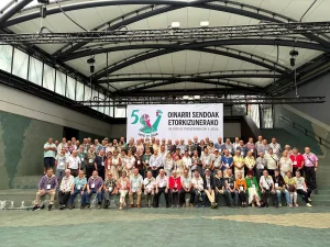 Grupo de 500 personas en el 50 aniversario del sindicato ELA en Eibar.