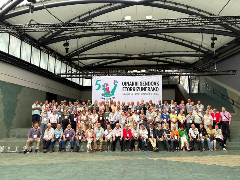 Grupo de 500 personas en el 50 aniversario del sindicato ELA en Eibar.