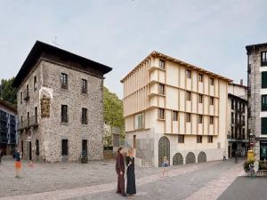 Renderizado del nuevo centro de salud de Elgoibar en construcción.