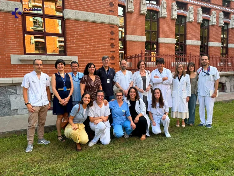 Grupo de profesionales de la salud en el Hospital Universitario Basurto